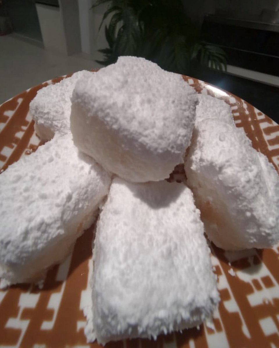 Kourabiedes cookies served with coffee